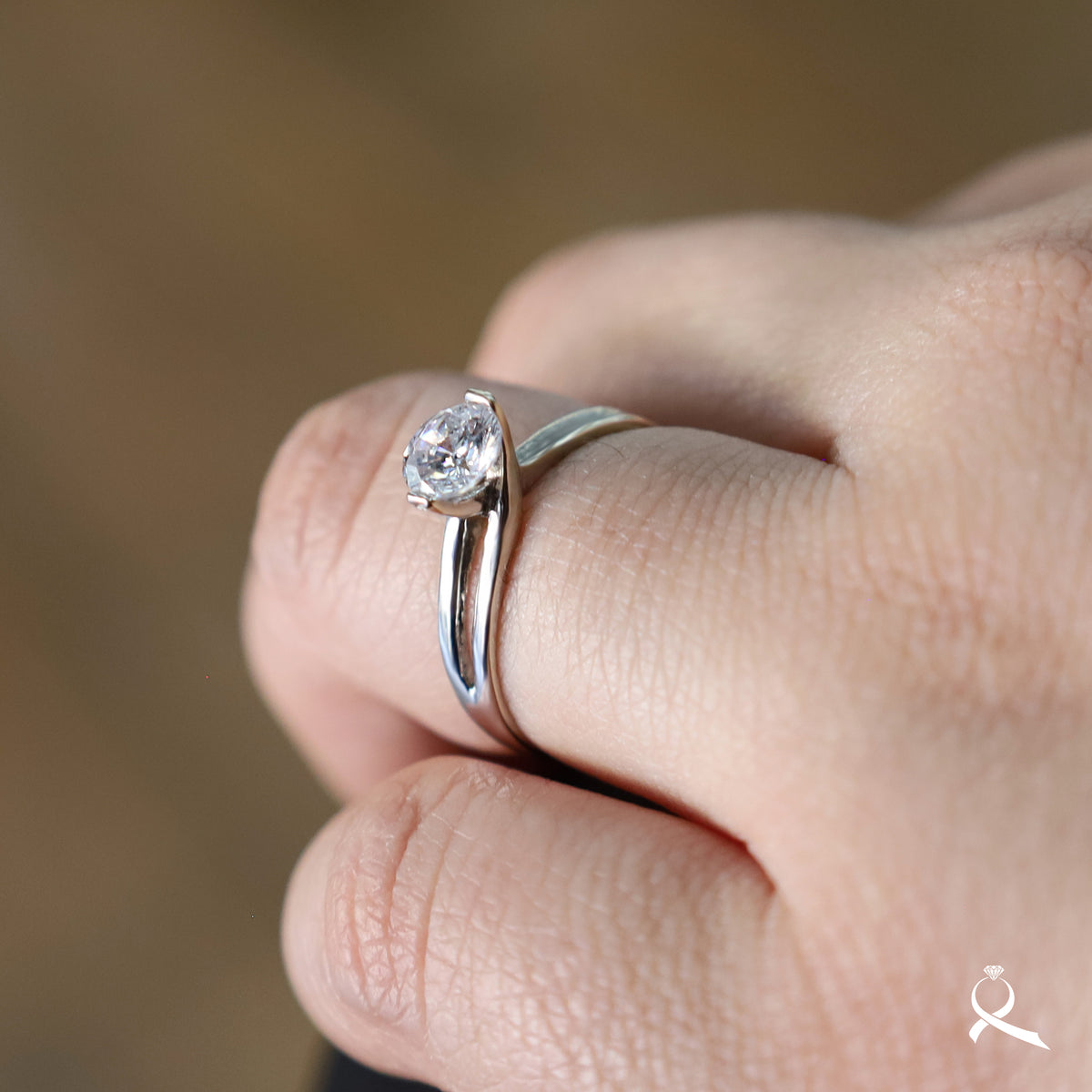 Anillo de compromiso en oro 10K