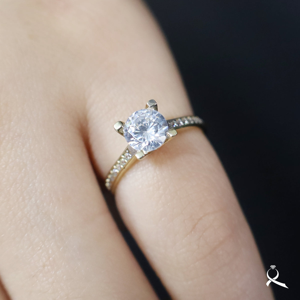 Anillo de compromiso en oro 10K