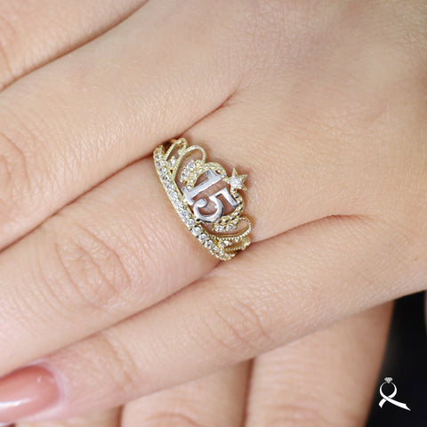 Anillo de 15 en oro 10K