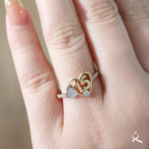 Anillo de 15 en oro 10K
