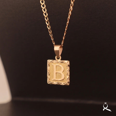 Dije placa con inicial personalizado
