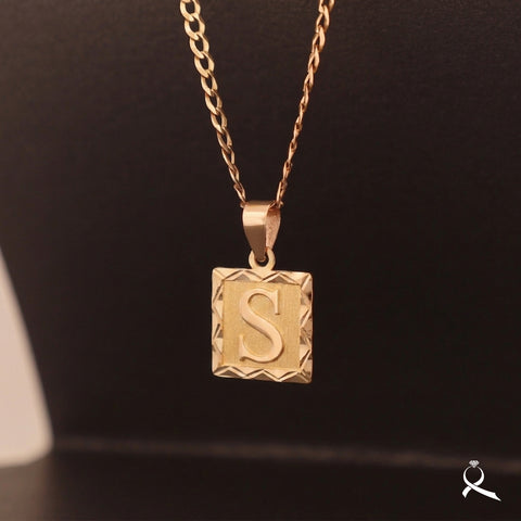 Dije placa con inicial personalizado